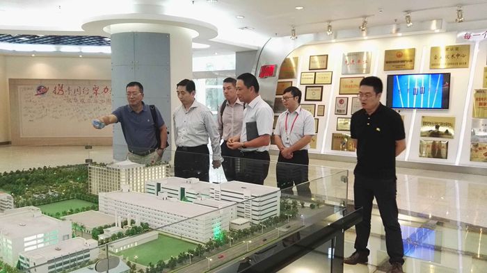 清華大學(xué)蘇州汽車研究院訪問風(fēng)華