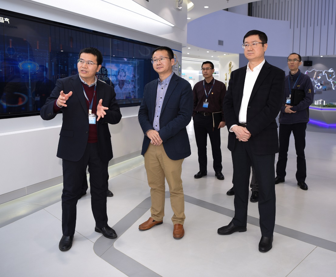 省工信廳總工程師董業(yè)民到風華高科調(diào)研